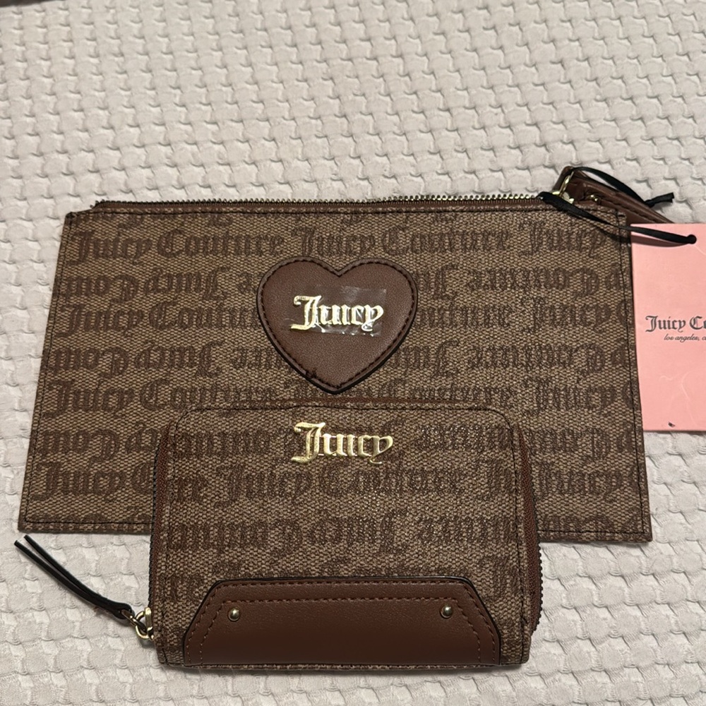New Juicy Couture wristlet and wallet logo gold hardware zipper closure